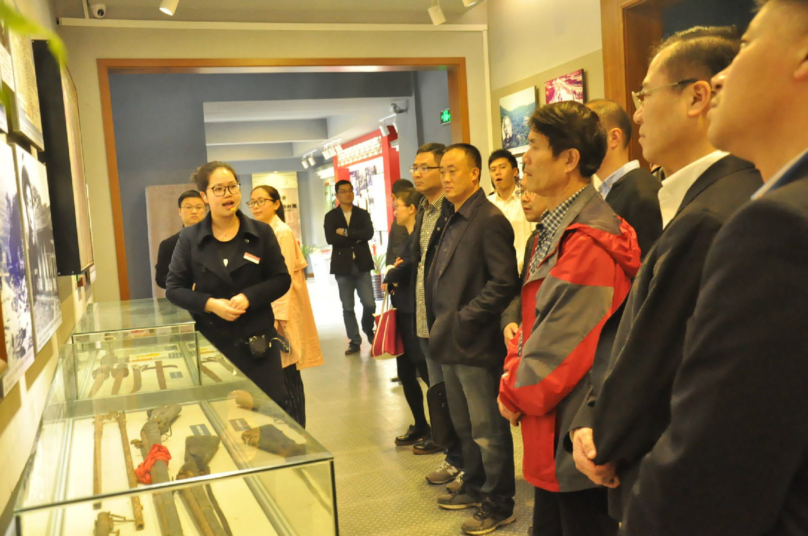 2016.04.21市政府金融办来我馆开展党员活å?021.jpg 2016.04.21市政府金融办来我馆开展党员活å?021.jpg
