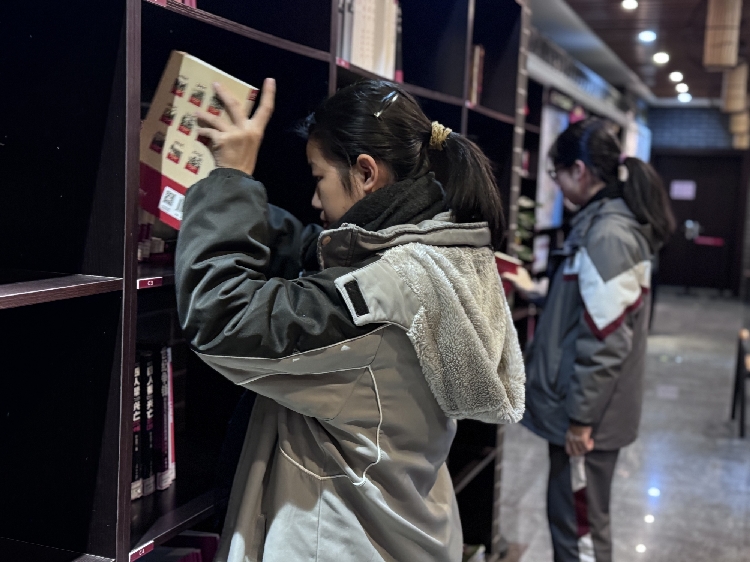 261327835.jpg 261327835.jpg